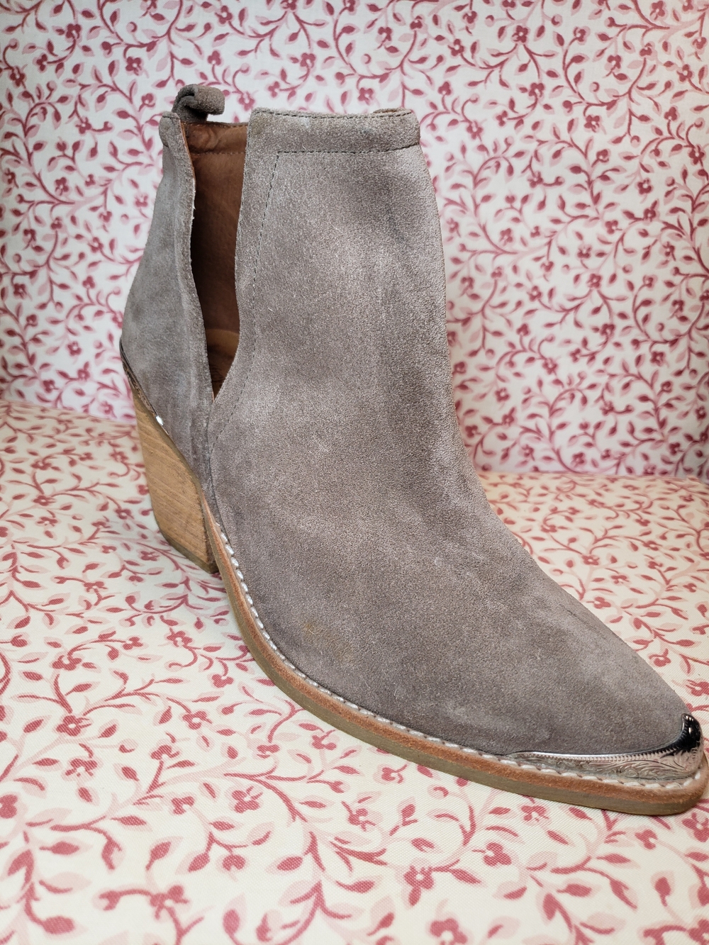 Jeffrey Campbell Women’s Gray Suede Slip-On Shoes